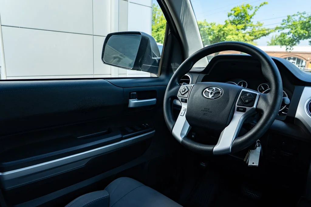 Used 2017 Silver Toyota SR5 image 12