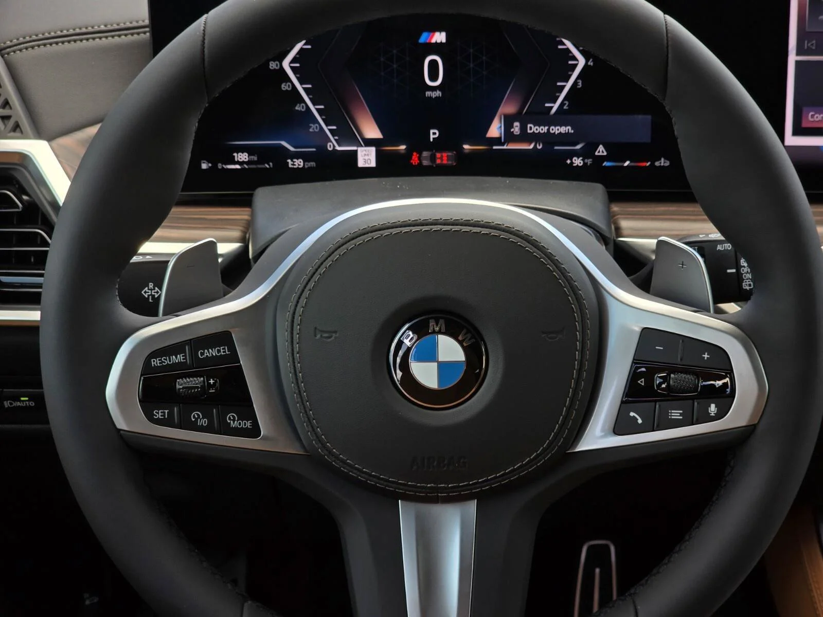 New 2026 0A96 Mineral White Metallic BMW xDrive40i image 22