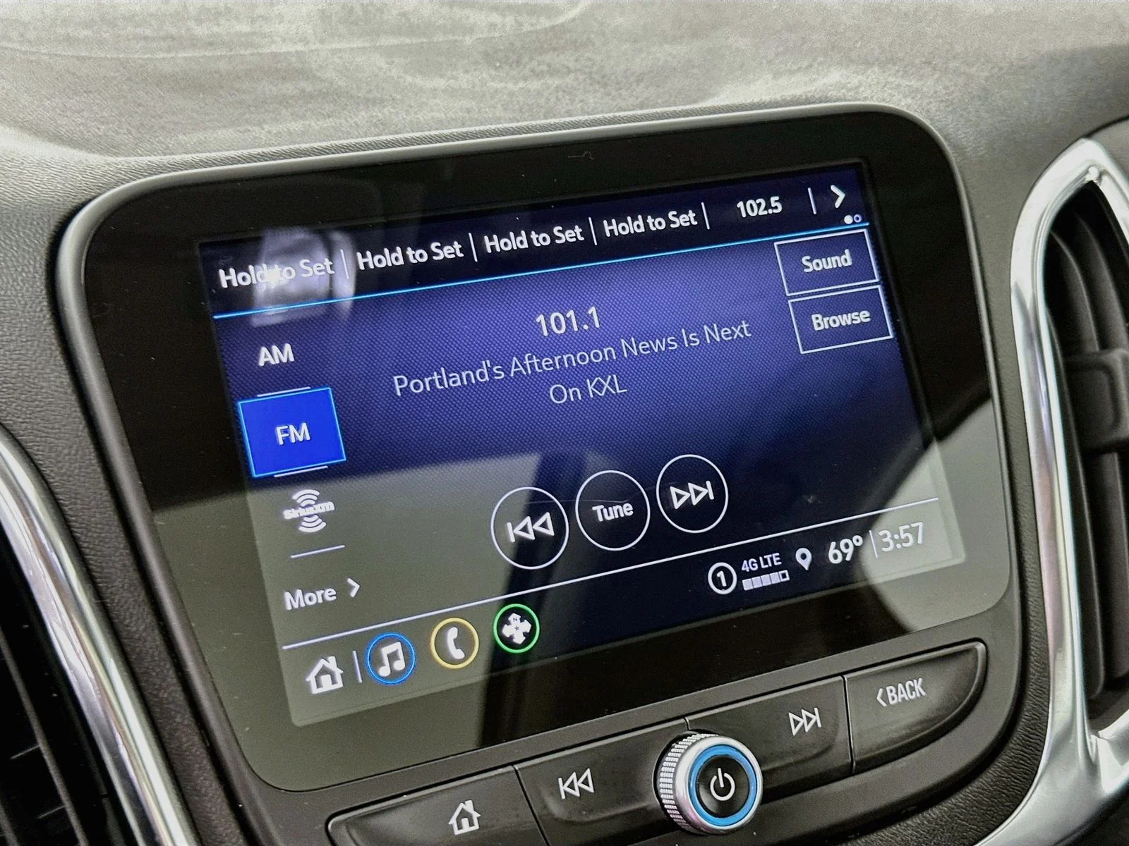 Used 2024 Summit White Chevrolet LT image 16