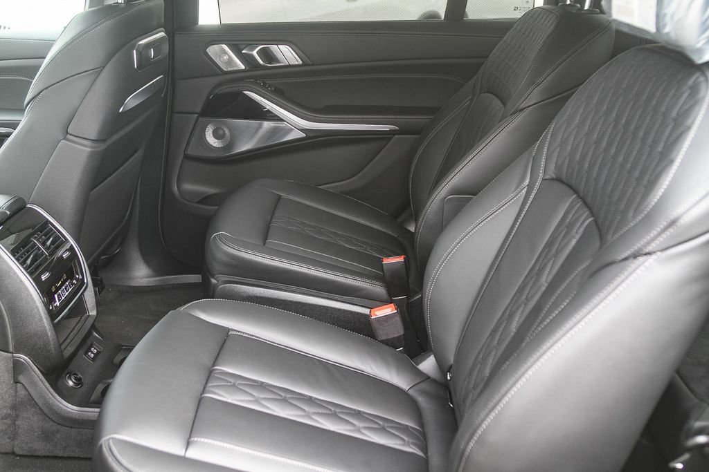 2026 BMW X7 ALPINA XB7 - Photo 15