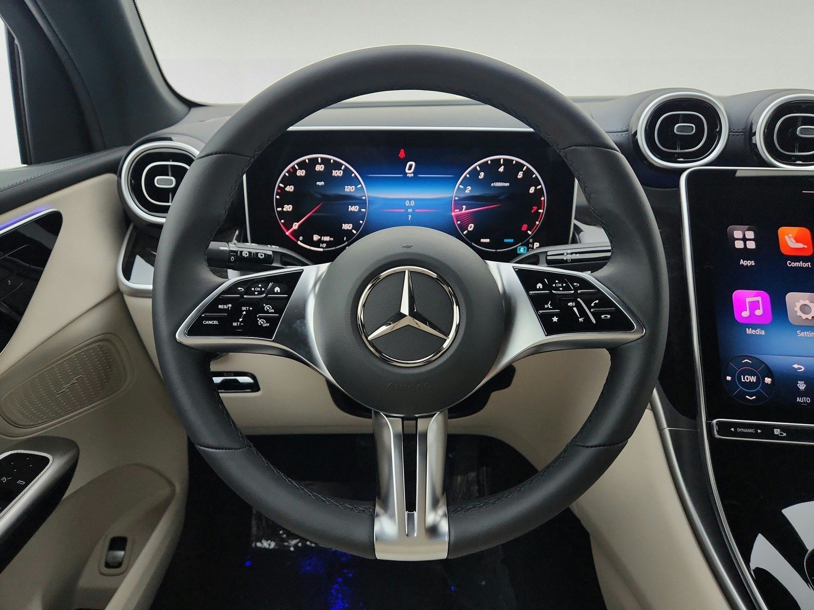 Certified Used 2025 Polar White Mercedes-Benz GLC 300 image 22
