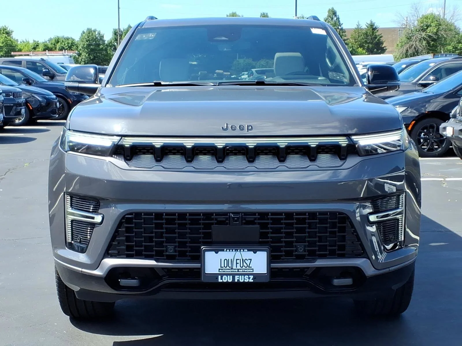 New 2026 Baltic-Gray Metallic Clear-Coat Exterior Paint Jeep Limited Reserve image 25