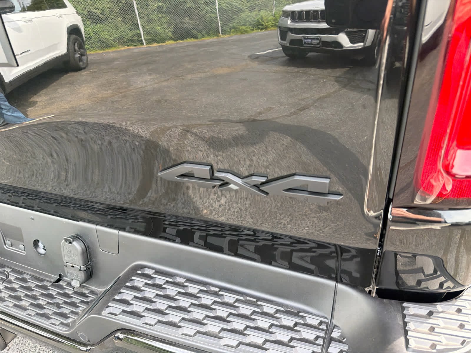 New 2026 Diamond Black Crystal Pearl-Coat Exterior Paint RAM Big Horn image 19