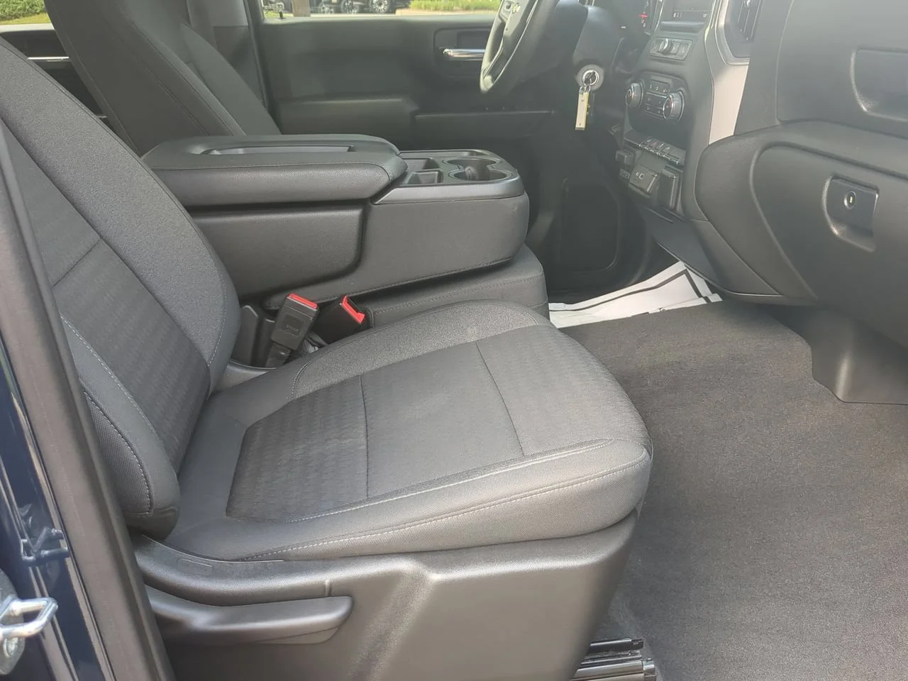 Used 2022 Northsky Blue Metallic Chevrolet Custom image 28