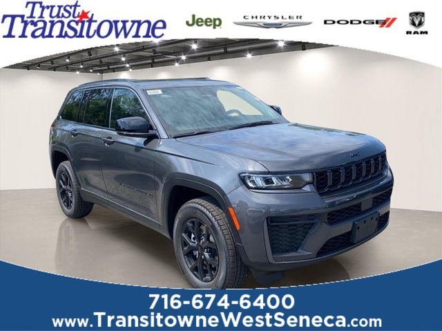 2026 Jeep Grand Cherokee Laredo Altitude