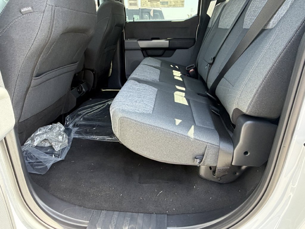 New 2026 Oxford White Ford F-250® XLT image 19