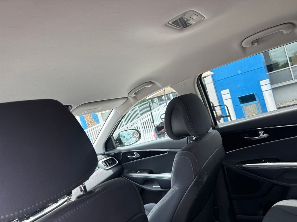 Used 2017 Silver Kia LX image 13