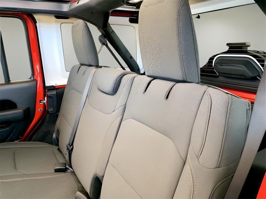2026 Jeep Wrangler 4-Door Willys - Photo 19