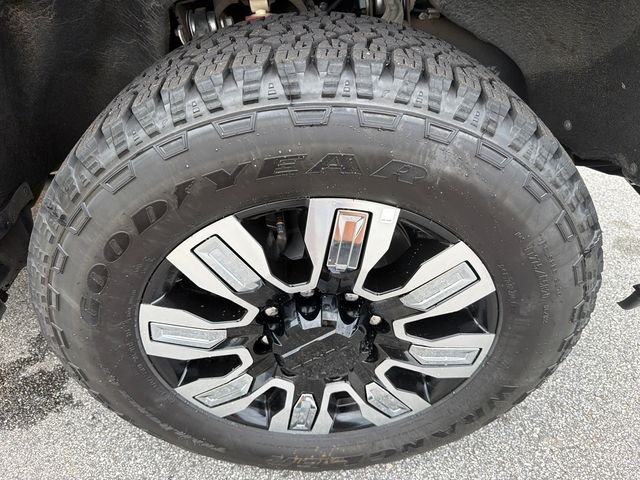 Used 2024 Gray Chevrolet High Country image 12