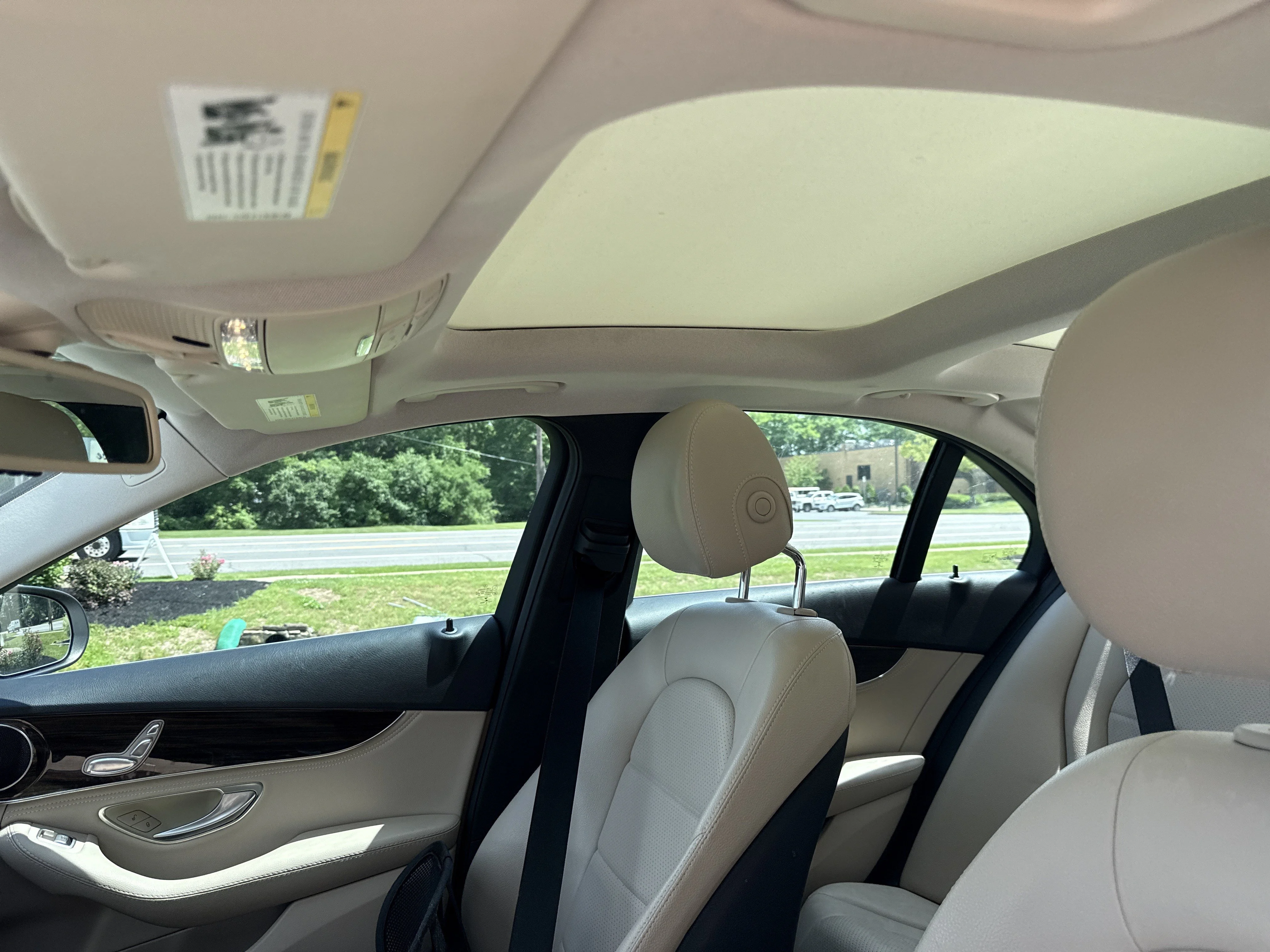 Used 2016 Polar White Mercedes-Benz C 300 image 27