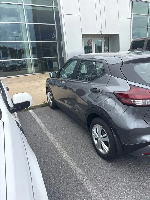 Used 2024 Gray Nissan S image 9