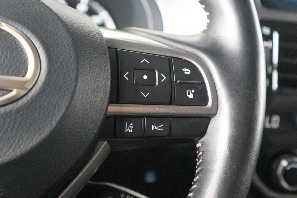 Used 2022 Black Lexus 460 image 18