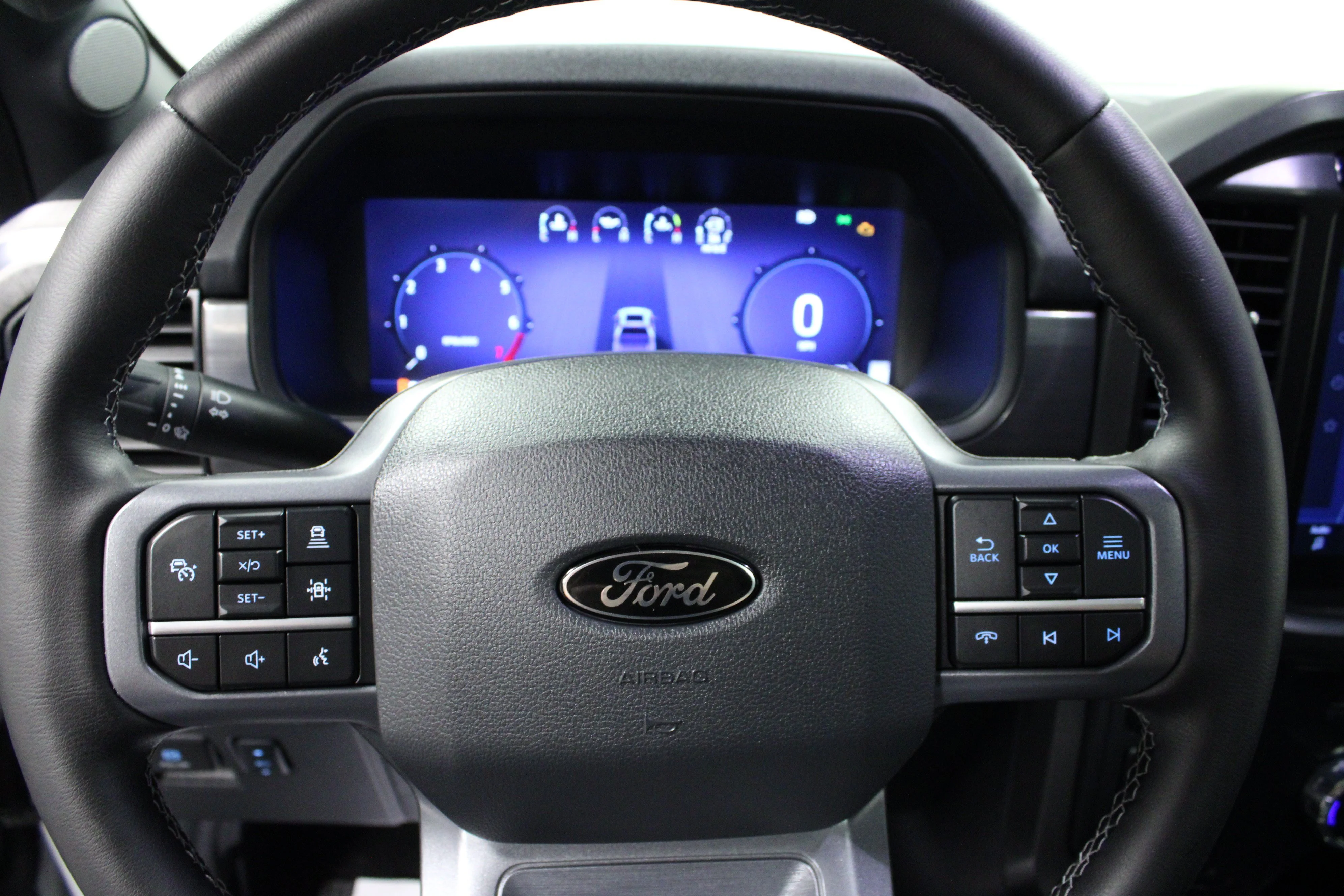 Used 2025 Space White Metallic Ford LARIAT image 20
