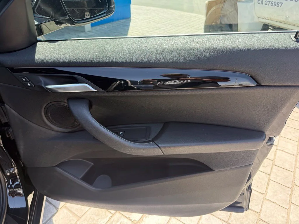Used 2020 Black BMW sDrive28i image 18