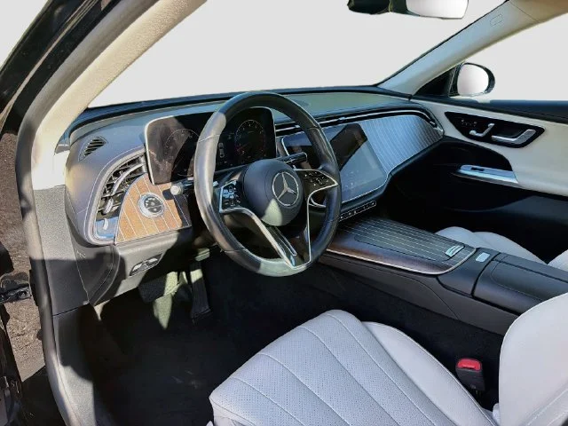 2025 Mercedes-Benz E-Class E350 - Photo 25