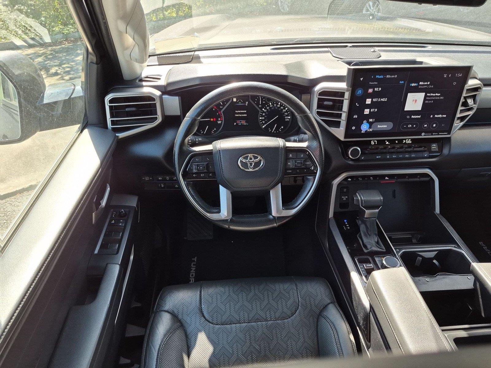 Used 2022  Toyota SR5 image 32