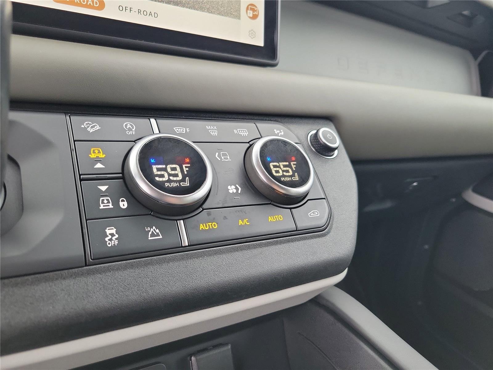 Used 2020 Fuji White Land Rover HSE image 24