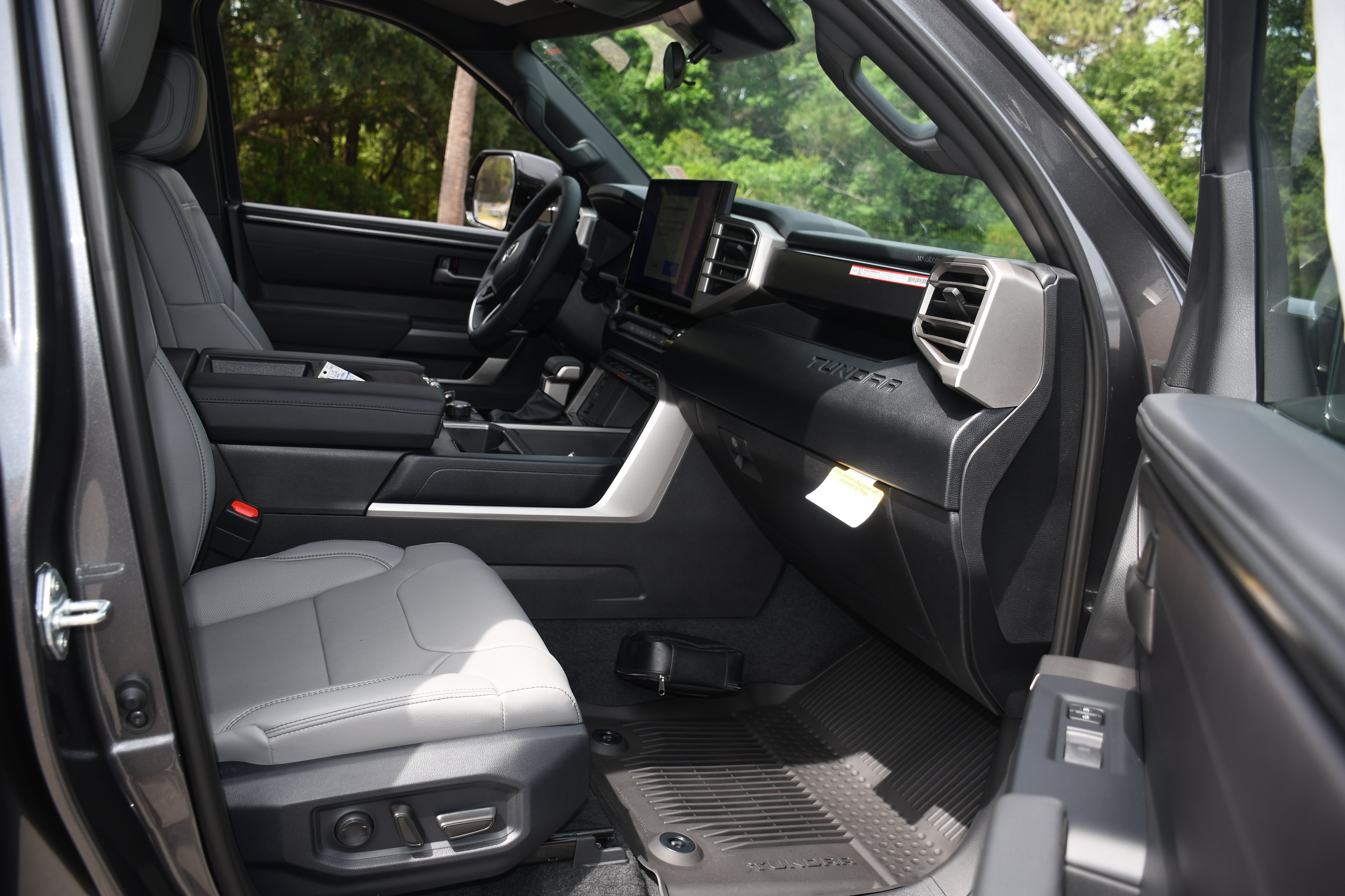 2026 Toyota Tundra SR5 - Photo 11