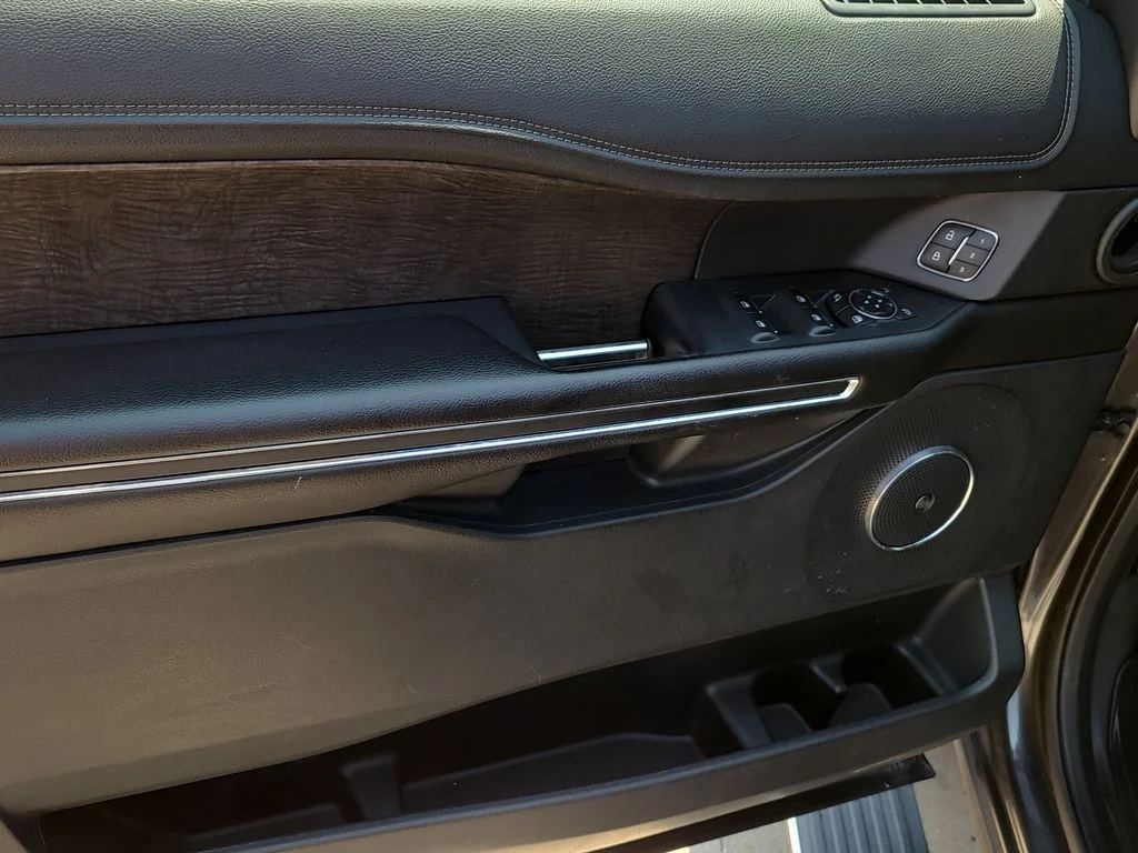 Used 2018 Gray Ford Limited image 22