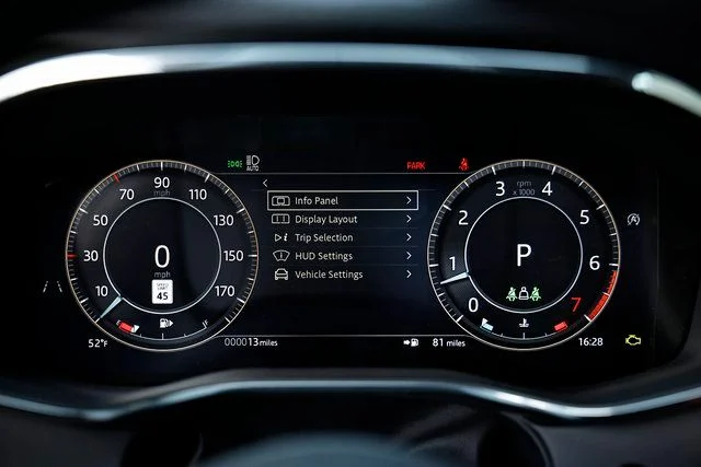 2026 Jaguar F-Pace R-Dynamic S - Photo 36