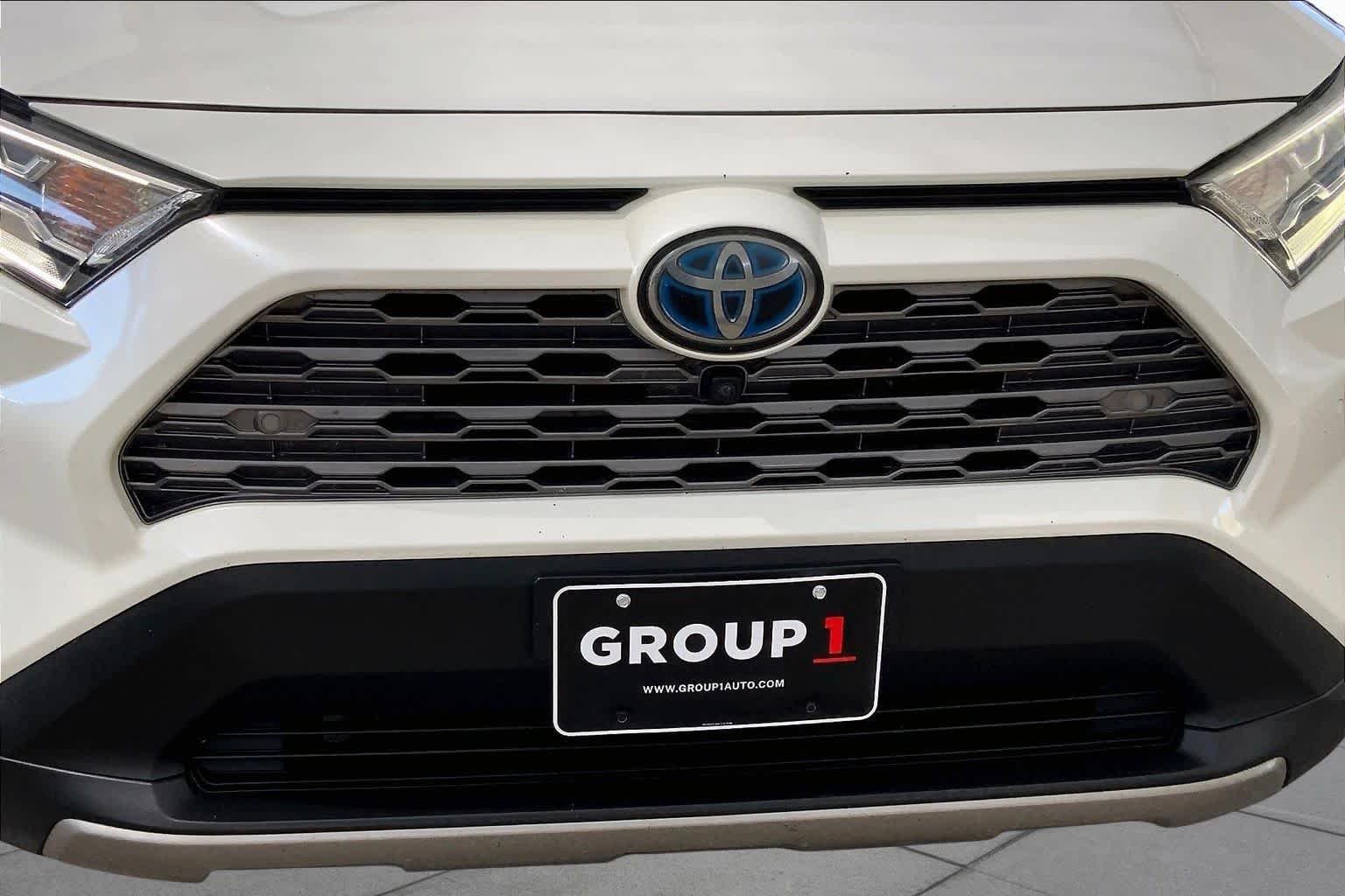 Used 2020 Blizzard Pearl Toyota Hybrid Limited image 30