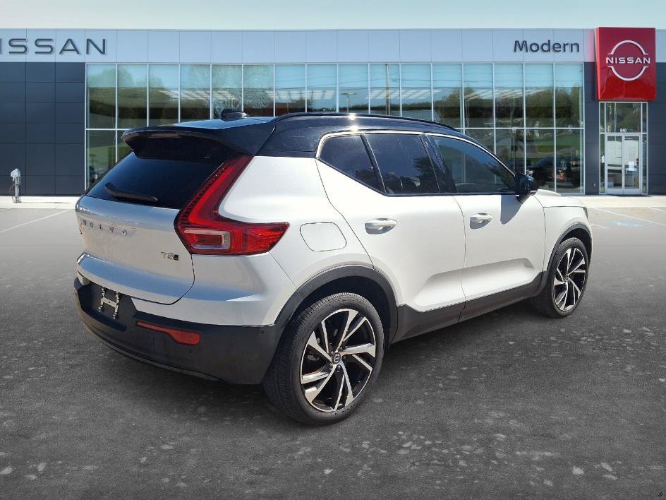 Used 2021 Crystal White Volvo R-Design image 5