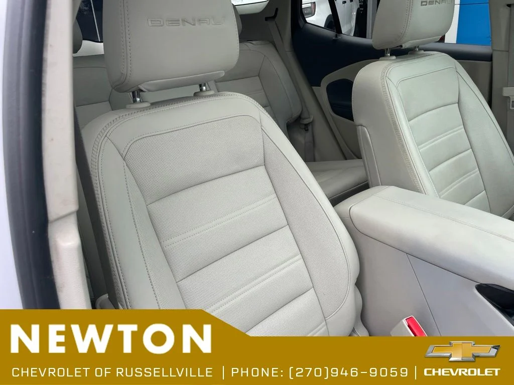 Used 2022 White Frost GMC Denali image 22