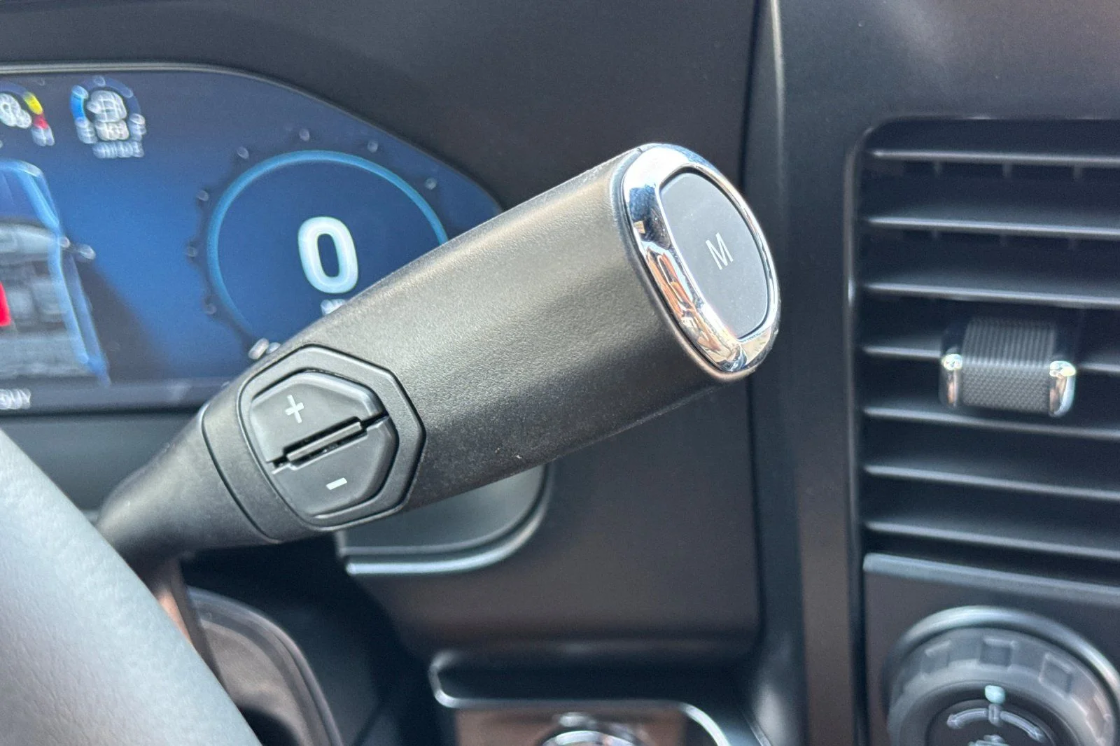 New 2026 Glacier Gray Metallic Tri-Coat Ford F-250® Lariat® image 23