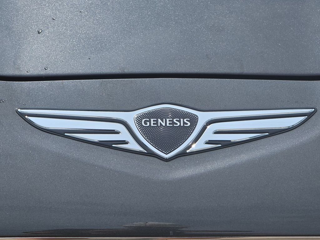 2025 GENESIS G70 Standard - Photo 35