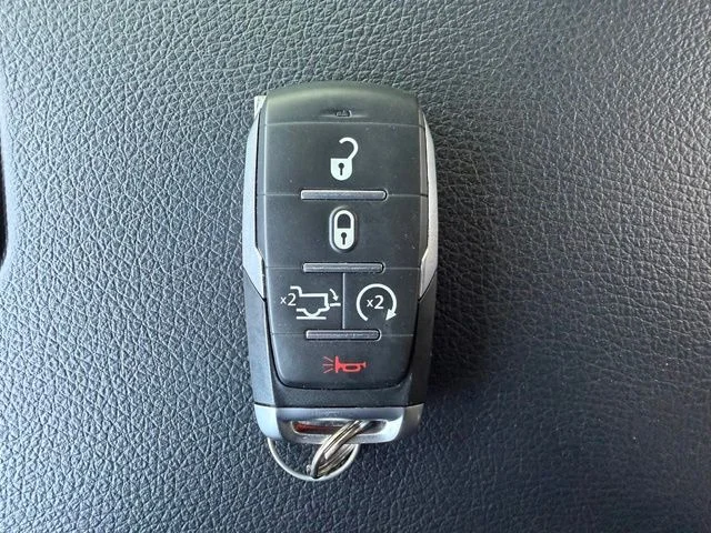 Used 2023 Silver Ram Laramie image 30