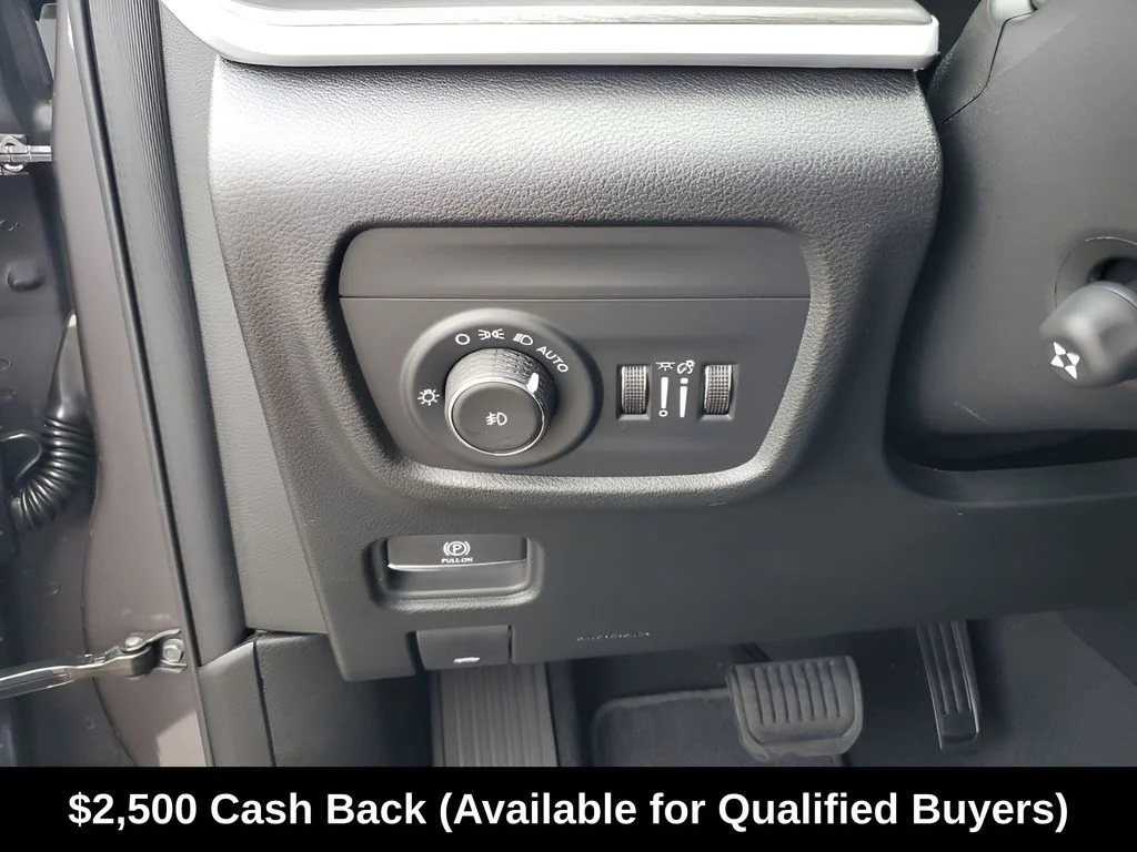 New 2025 Baltic Gray Metallic Clear-Coat Exterior Paint Jeep Limited image 82