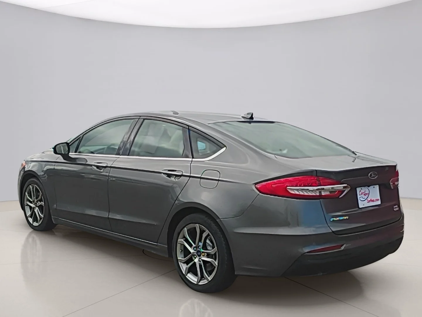 Used 2020 Gray Ford SEL image 3