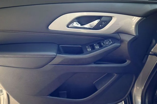 Used 2018 Gray Chevrolet LT image 22