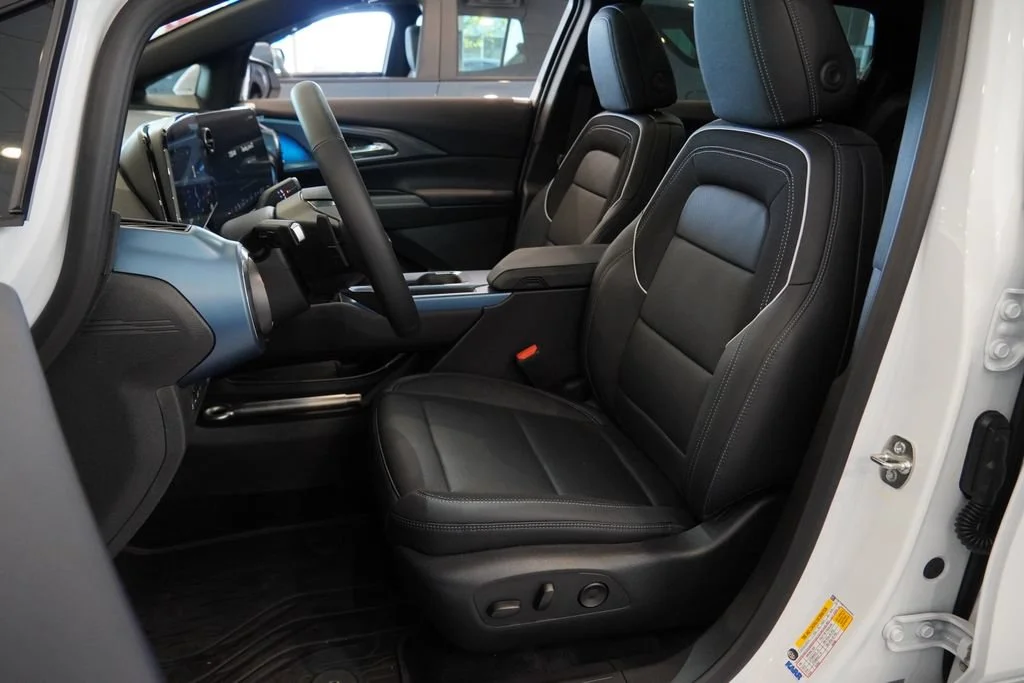 New 2026 Summit White Chevrolet LT image 6