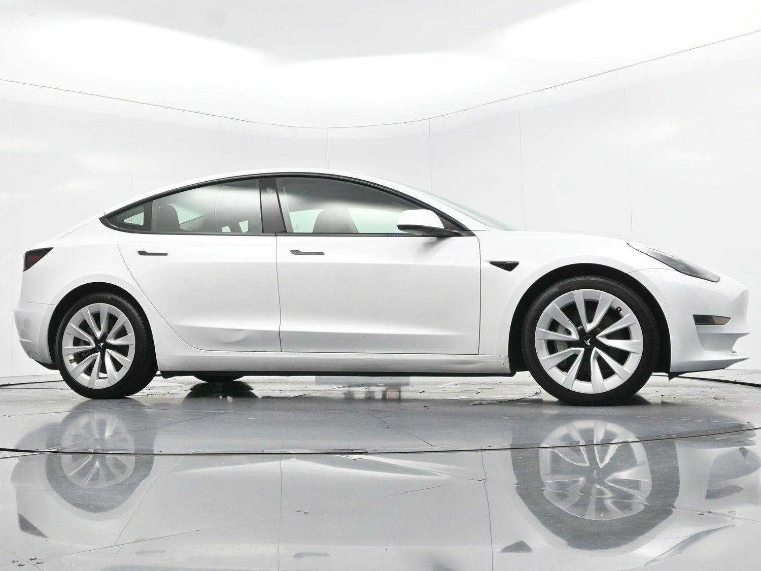 Used 2022 Pearl White Multi-Coat Tesla Base image 34