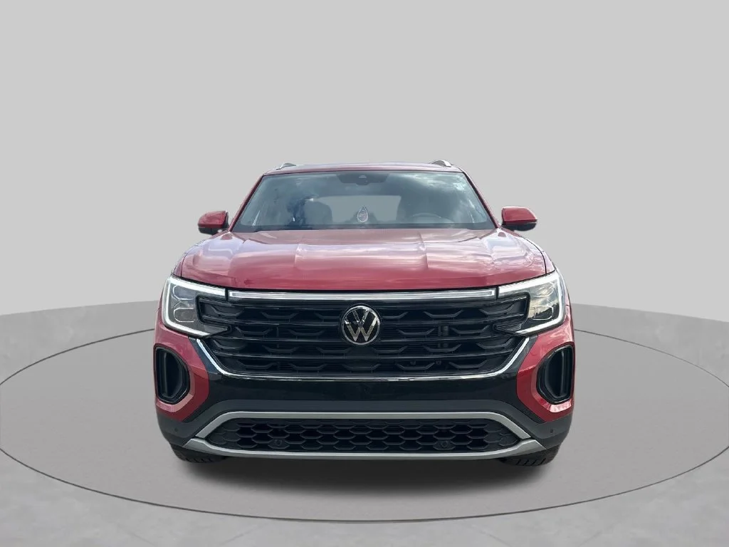 Used 2025 Red Metallic Volkswagen 2.0T SE w/Technology image 40