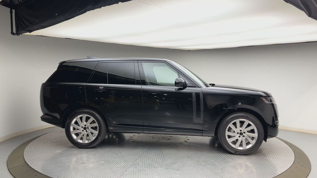 New 2026 Santorini Black Land Rover SE image 9