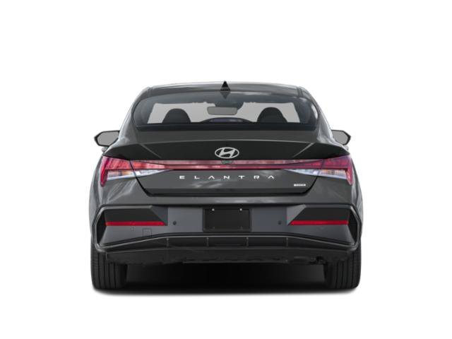 Used 2025 Fluid Metal Hyundai Limited image 8