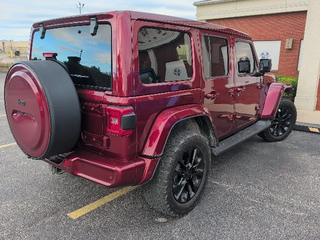 Used 2021  Jeep Unlimited Sahara High Altitude image 2