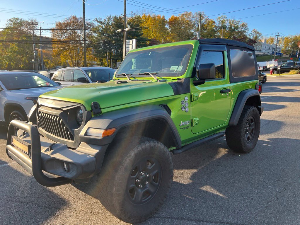 Used 2019 Green Jeep Sport image 3