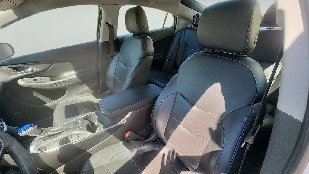 Used 2018 Beige Chevrolet Premier image 12
