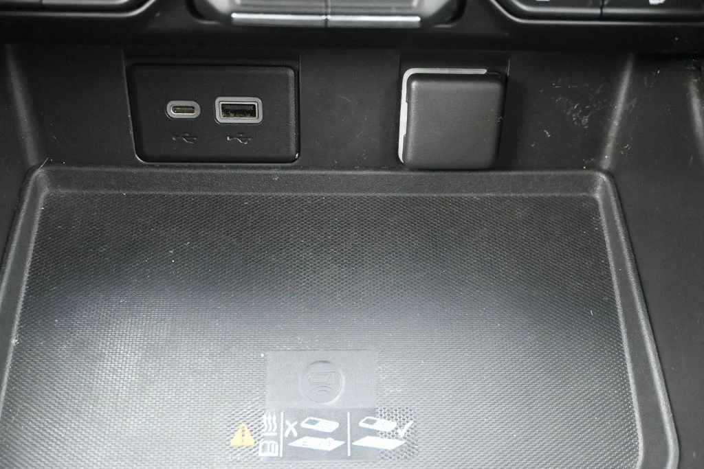 Used 2022 Gray Chevrolet Z71 image 26