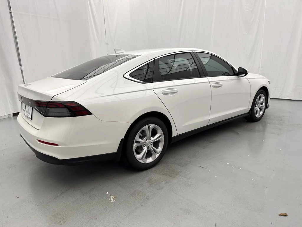 New 2026 Platinum White Pearl Honda LX image 11