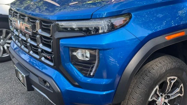 Used 2023 Dynamic Blue Metallic GMC AT4 image 11