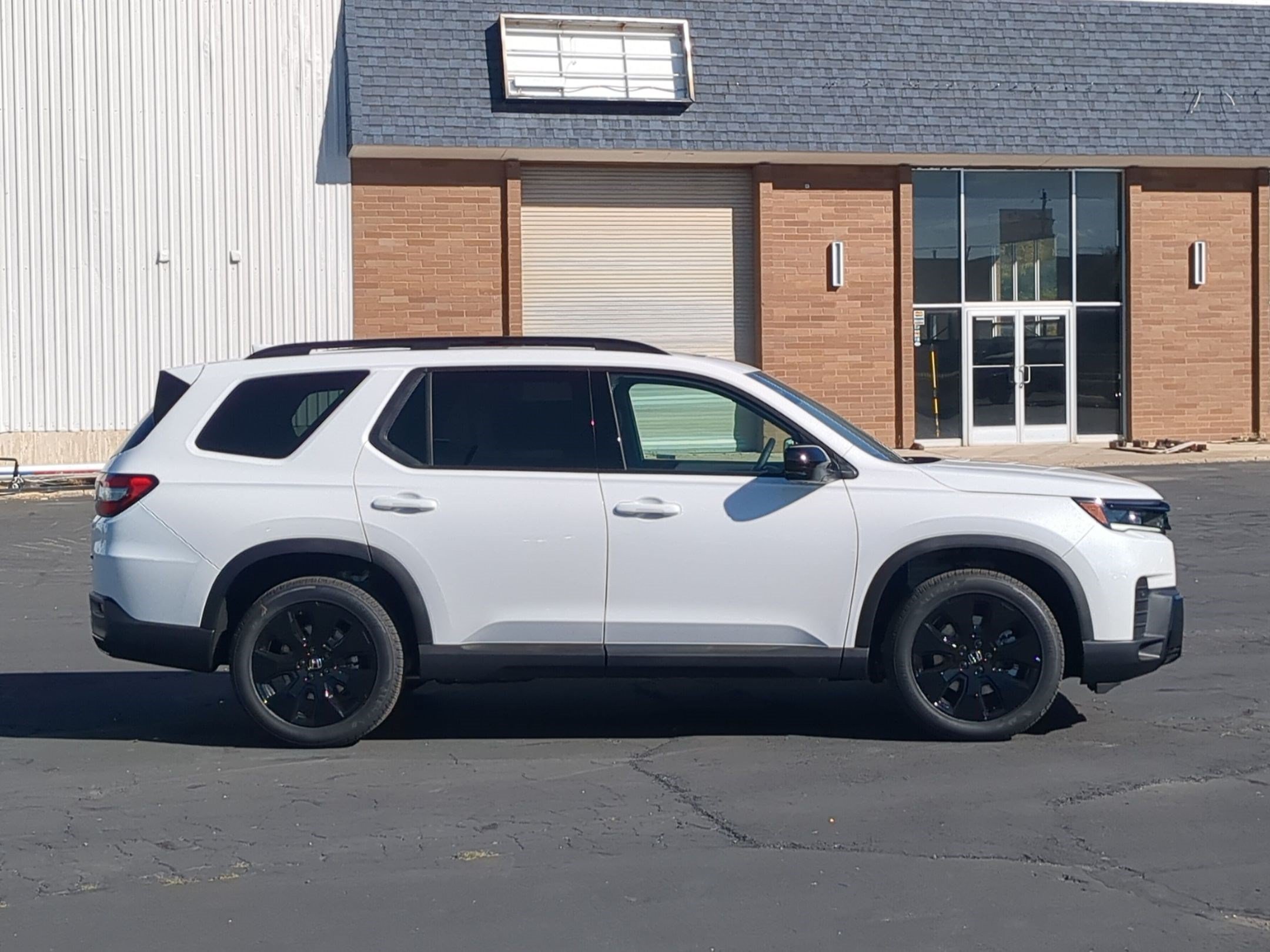 New 2026 Platinum White Pearl Honda Black Edition image 2