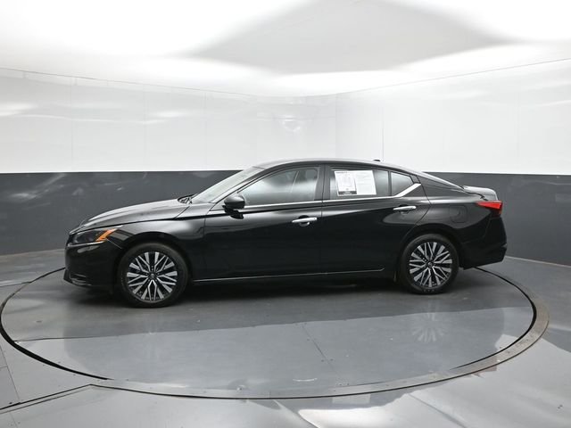 Used 2025 Black Nissan 2.5 SV image 30