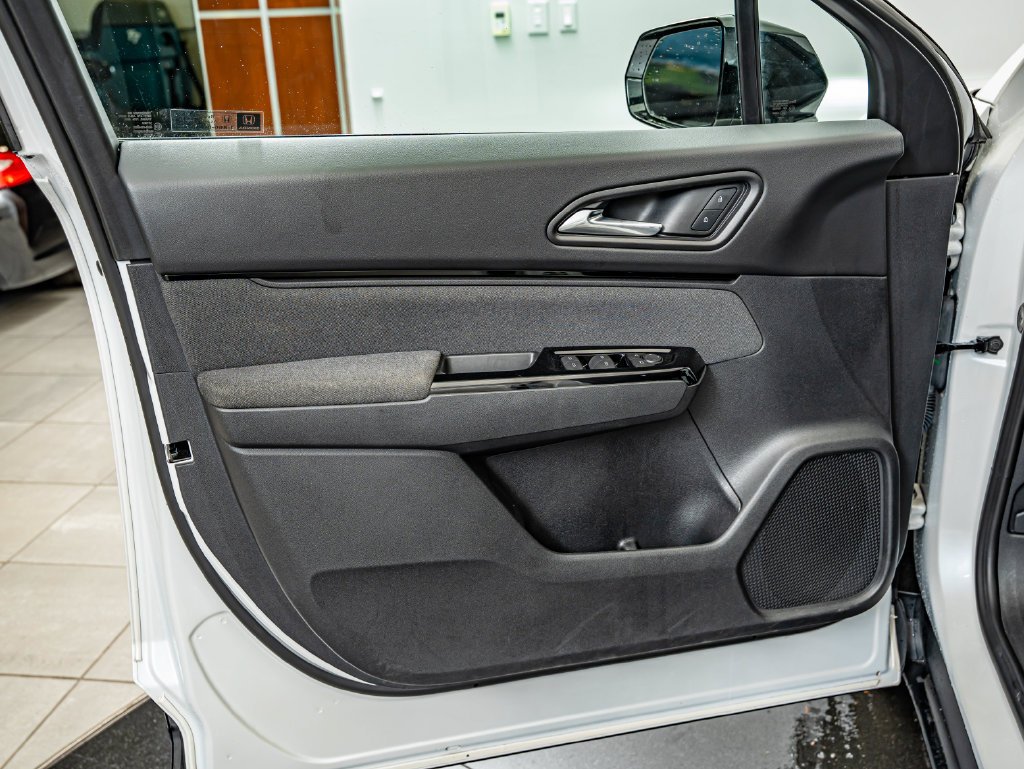 Used 2024 Snowfall Pearl Honda EX image 18