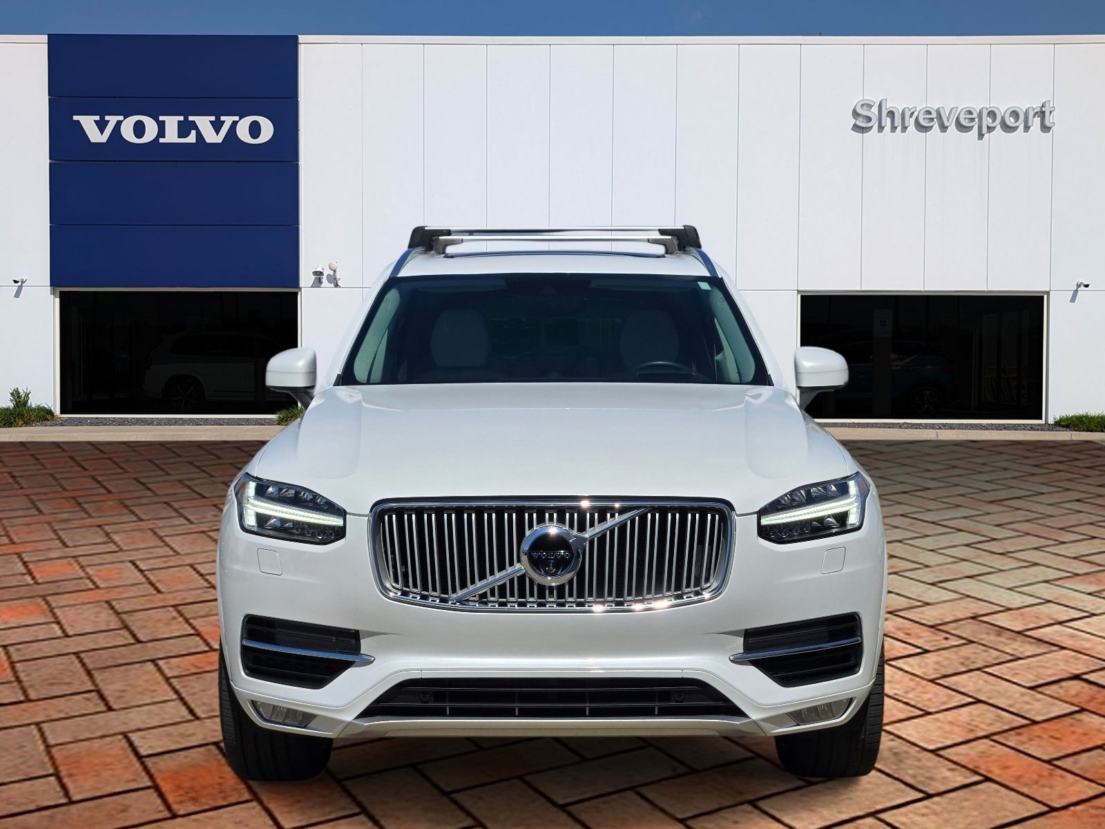 Used 2019 Crystal White Pearl Volvo Inscription image 2