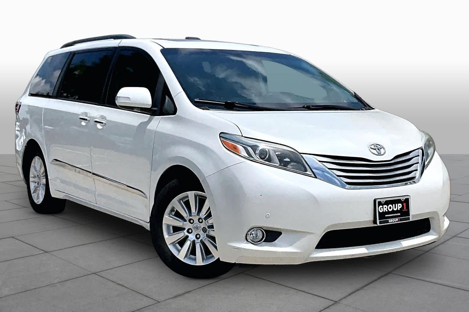 Used 2016 Blizzard Pearl Toyota Ltd Premium image 3