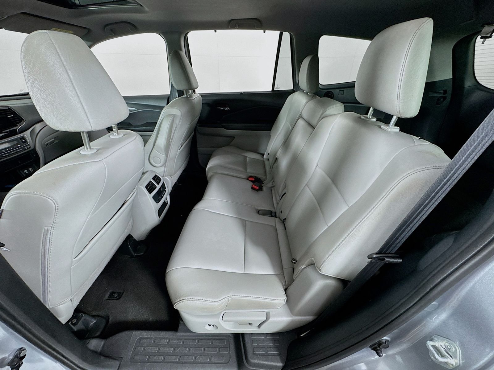 Used 2022 Lunar Silver Metallic Honda EX-L image 18